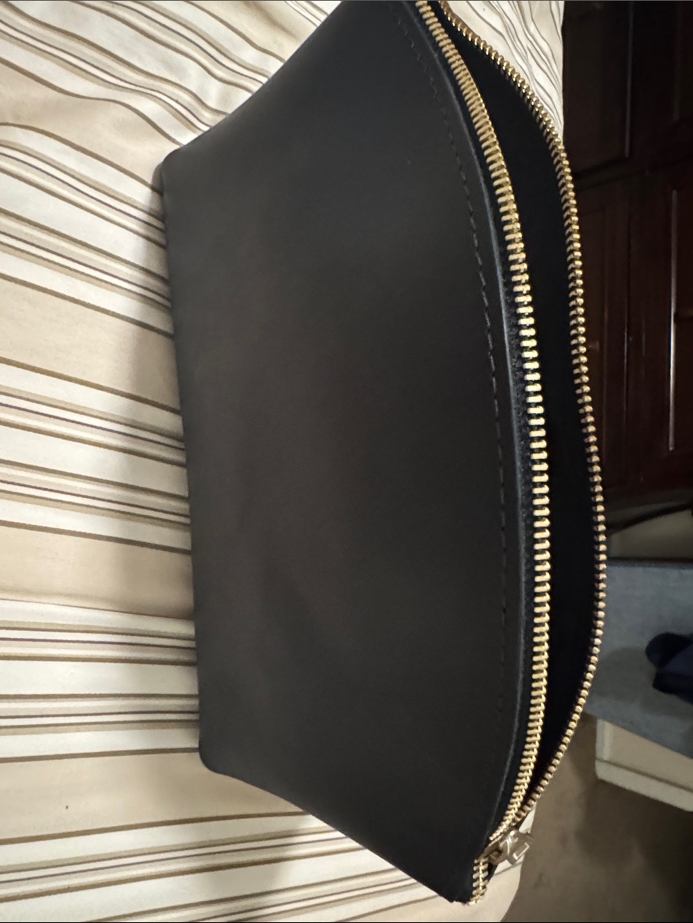 Portland Leather eclipse makeup bag - black